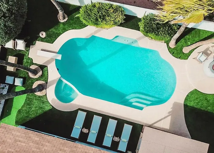 Scenic 4br Heated Pool & Games Holiday home Scottsdale