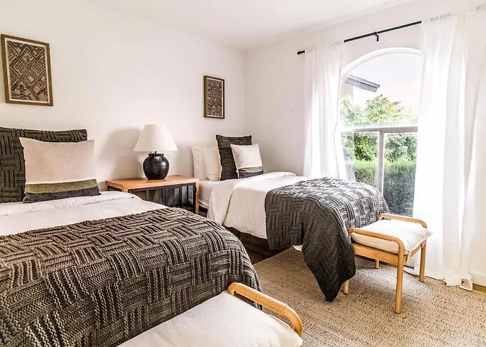 Scenic 4br Heated Pool & Games *