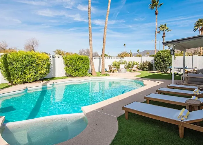 Scenic 4br Heated Pool & Games Holiday home