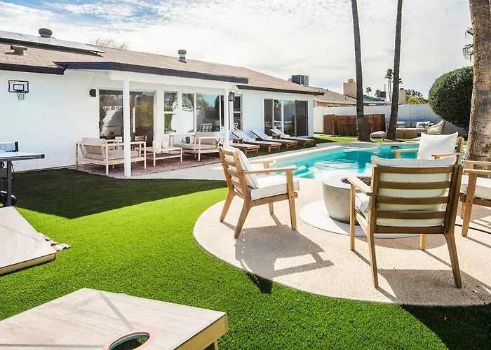 Scenic 4br Heated Pool & Games Holiday home Scottsdale